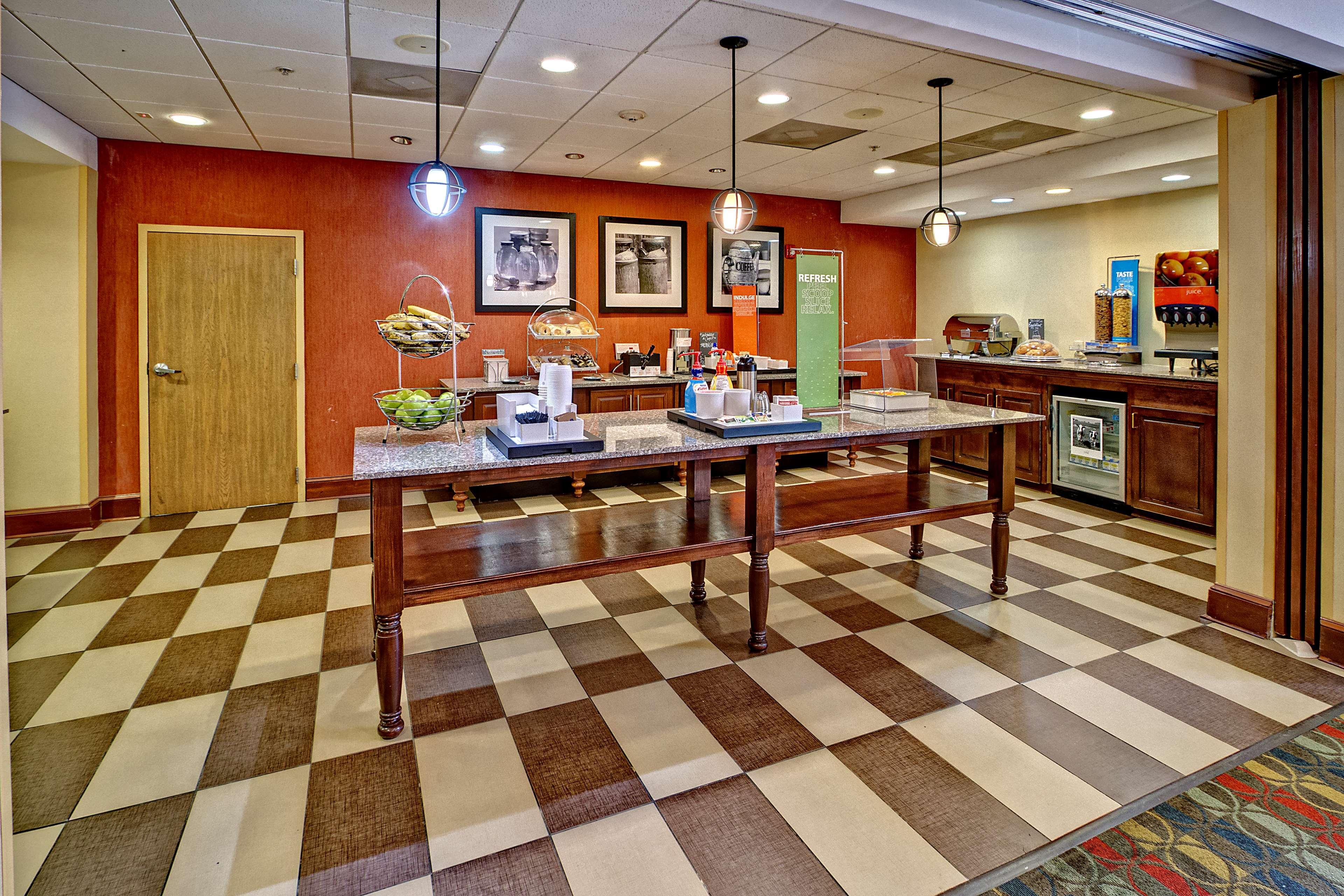 Hampton Inn Cleveland Exterior foto